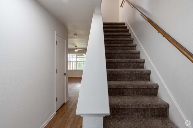 2BR, 1.5BA - 945SF