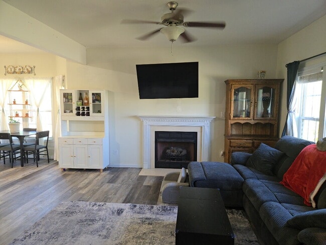 Photo - 213 Cottage Brook Ct