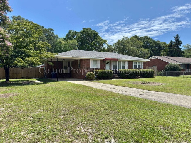 Photo - 301 Toulon St