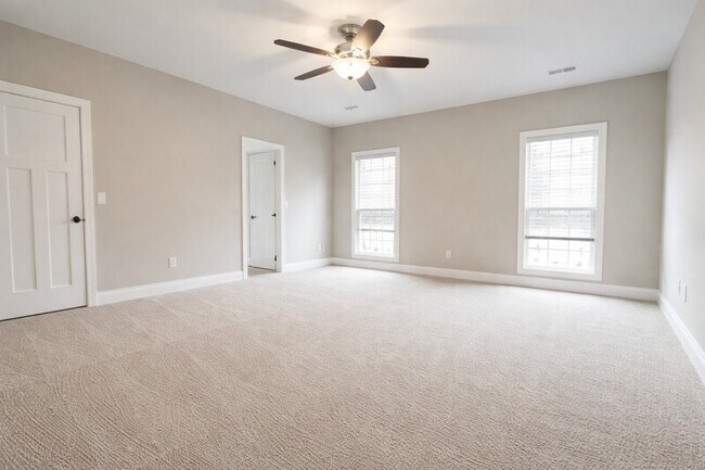 Photo - 122 Fargo Dr