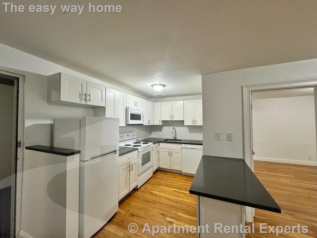 Building Photo - 134 Summer St Unit #37