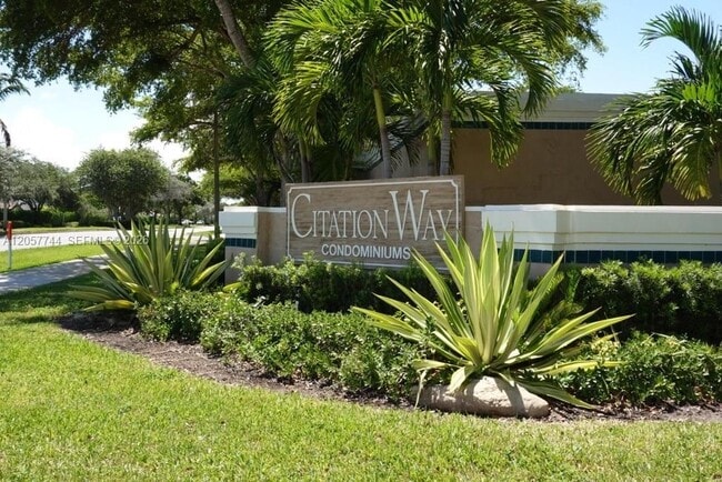 Building Photo - 9777 Westview Dr Unit 1121