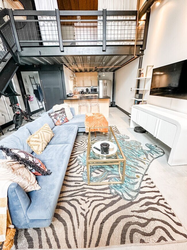 Photo - Gorgeous one bedroom one bathroom Denver Loft