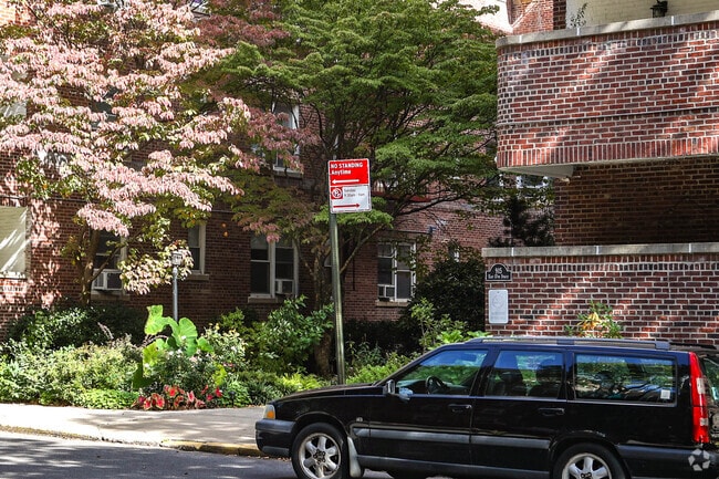 Photo - Terrace Gardens Plaza