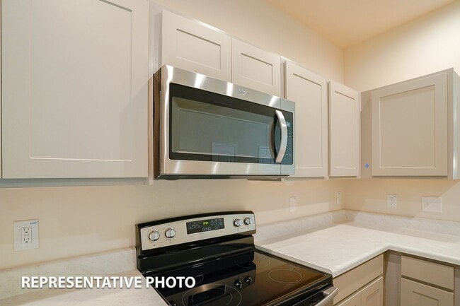 Photo - 2 Bed/2.5 Bath Townhome