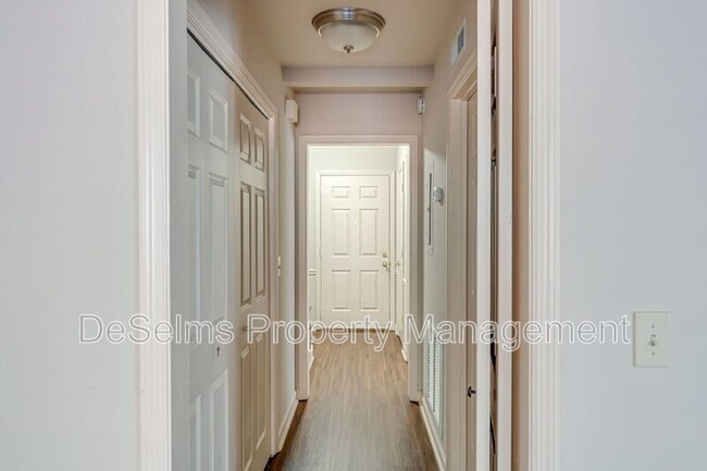 Photo - 1122 Brentwood Pointe