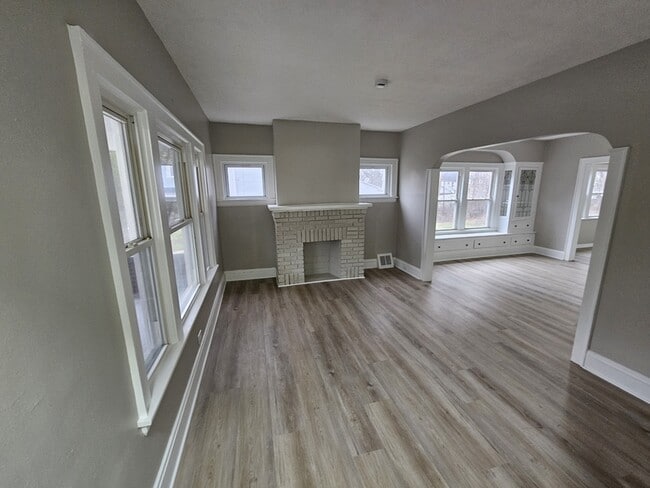 Photo - 9711 Aetna Rd