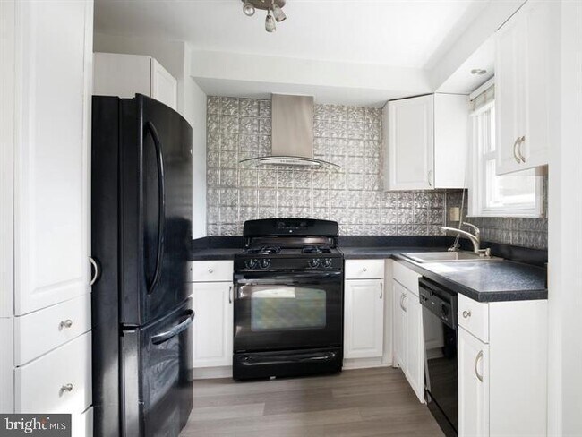 Photo - 1200 Angora Ave