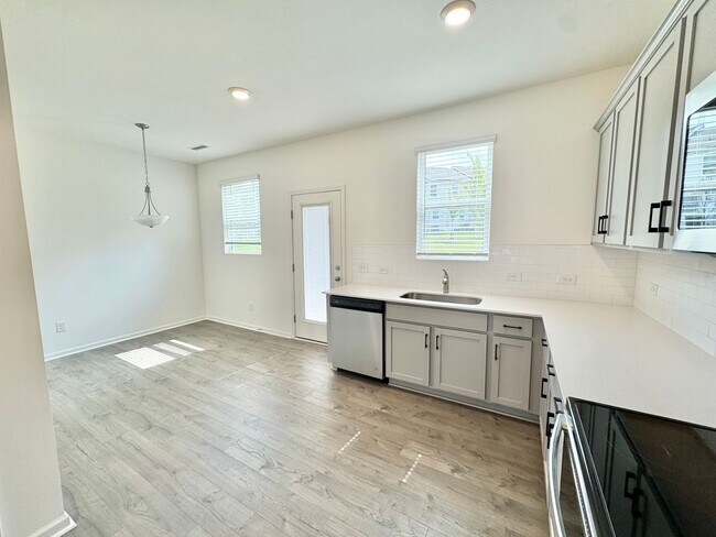 Photo - BEAUTIFUL 3BD/2.5BTH Townhome - MALLARD CR...