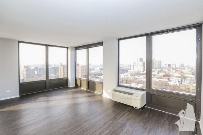 Building Photo - 0 bedroom in Chicago IL 60613 Unit 1215 Rental
