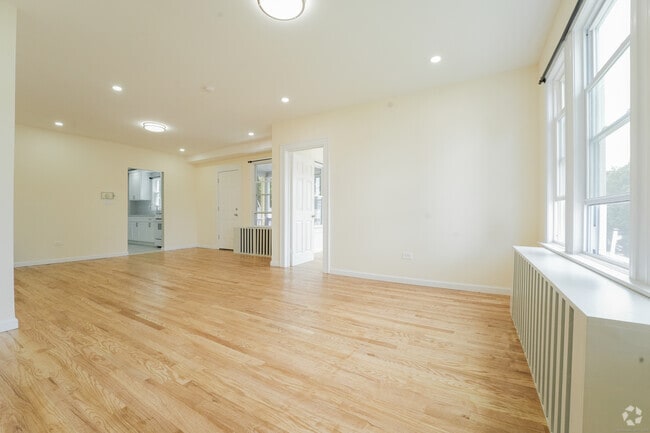 Building Photo - 21 Lake St Rental