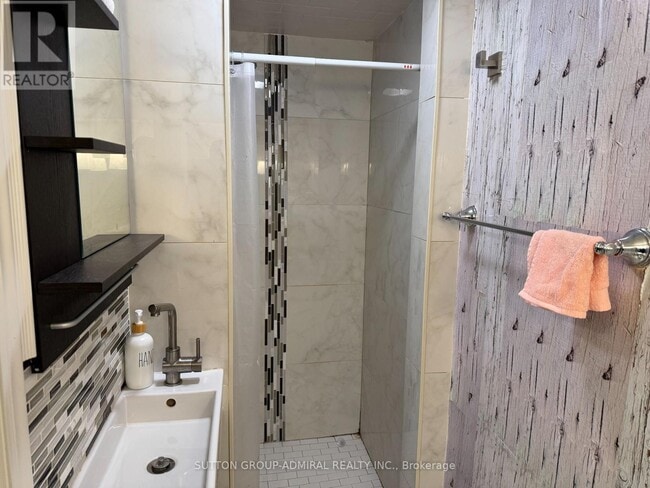 Photo - 82 Henderson Dr