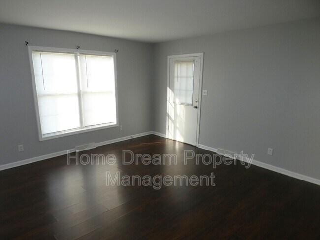Photo - 1823 Meadow Dr