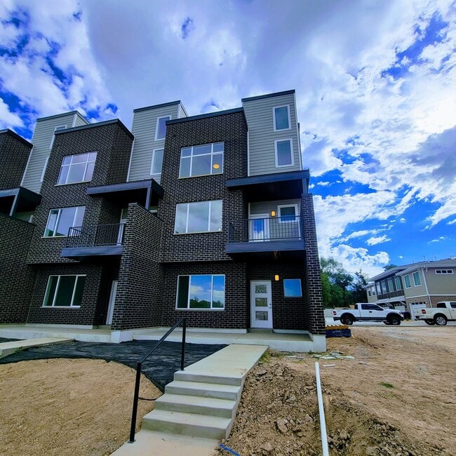 Building Photo - Phenomenal GORGEOUS HOME!!