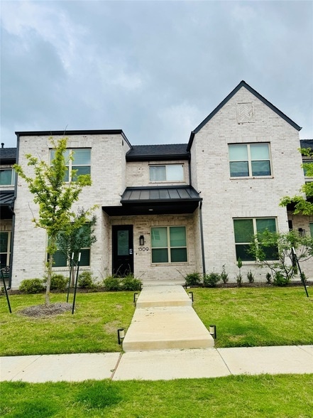 Building Photo - 1309 Eureka Spgs St