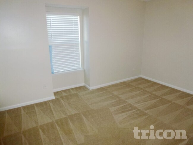 Photo - 8376 Chason Rd W