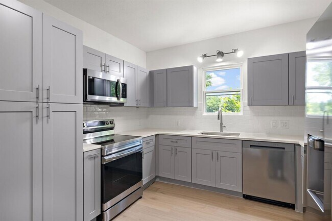 Photo - 1301 Sloan St