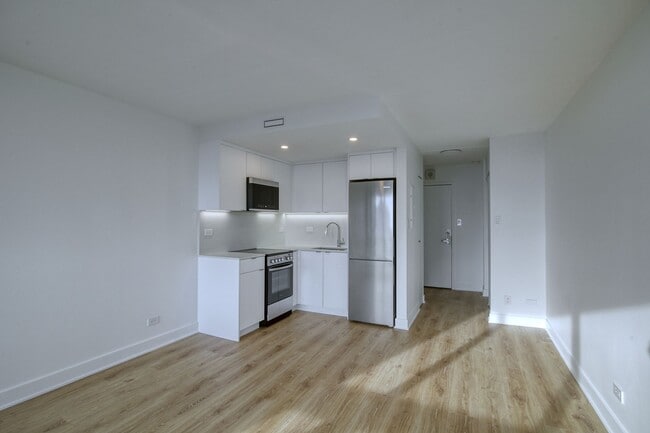 Photo - 1975 Maisonneuve Blvd W Unit 1702