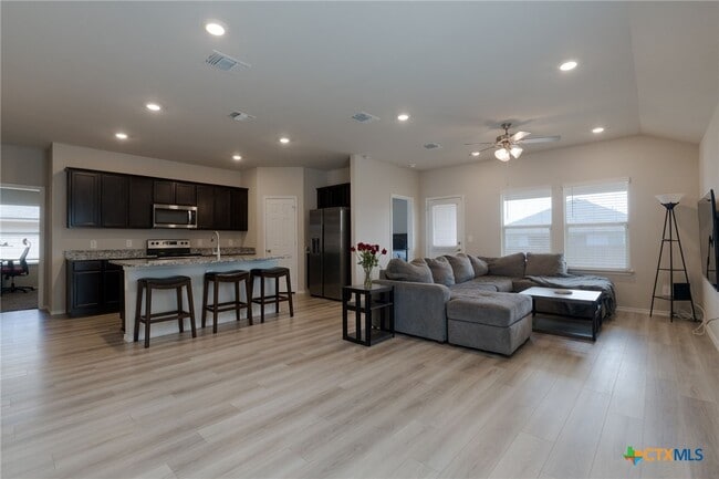 Photo - 2334 Aylesbury Dr