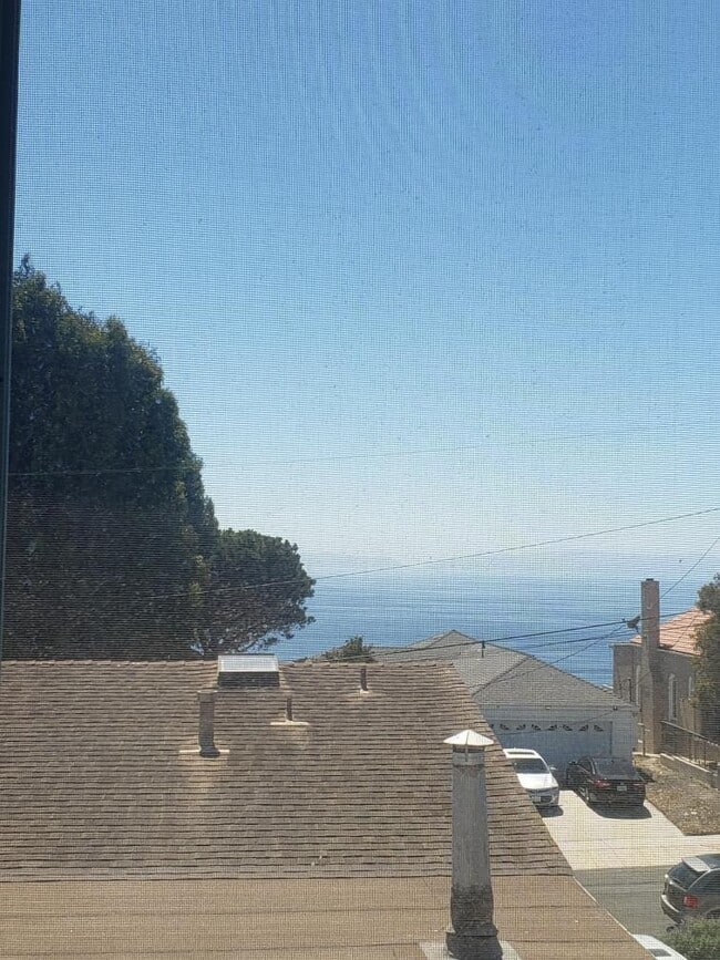 Photo - 1324 W 35th St