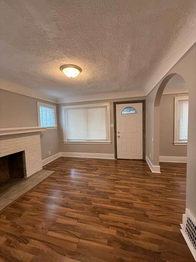 Photo - 16584 Blackstone St