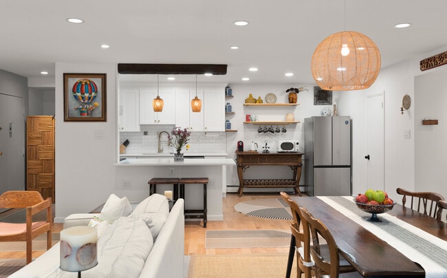 Photo - 48 Llanfair Rd Unit #7