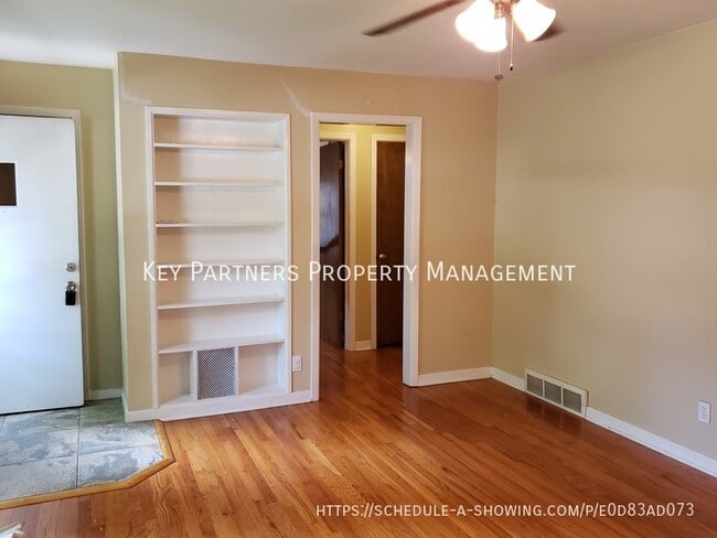 Photo - 7132 Newton Dr