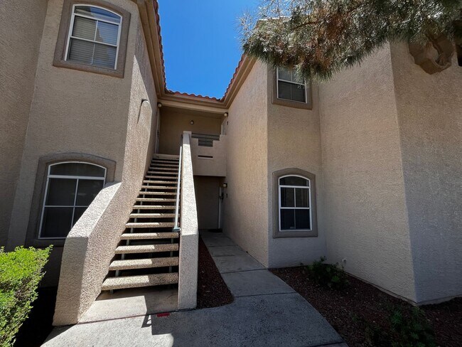 A beautifully Maintained 2-bedroom, 2-bath... - A beautifully Maintained 2-bedroom, 2-bath... Condo Unit 2070