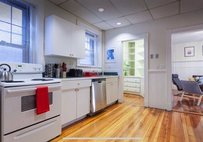 Photo - Brookline 4-Bed/2-Bath with Heat and Hot W... Unit 2