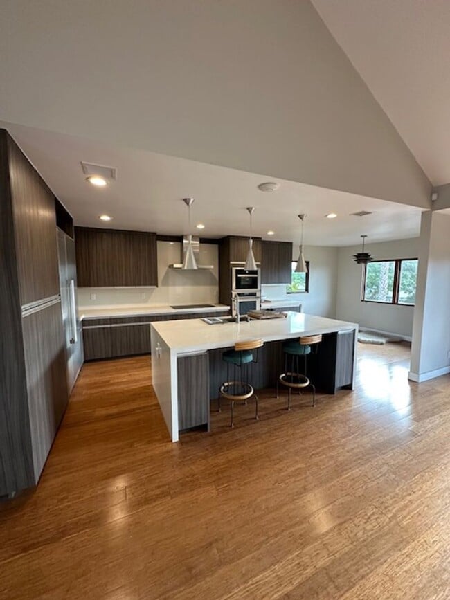 Building Photo - 402 S Clementine St Unit 402