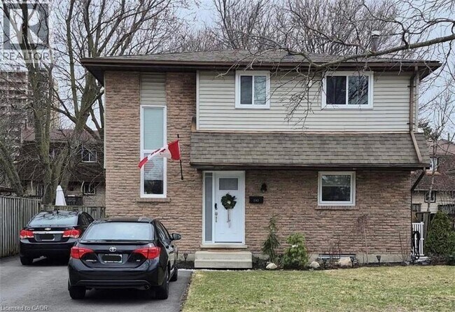 Photo - 232 Cedarwoods Crescent