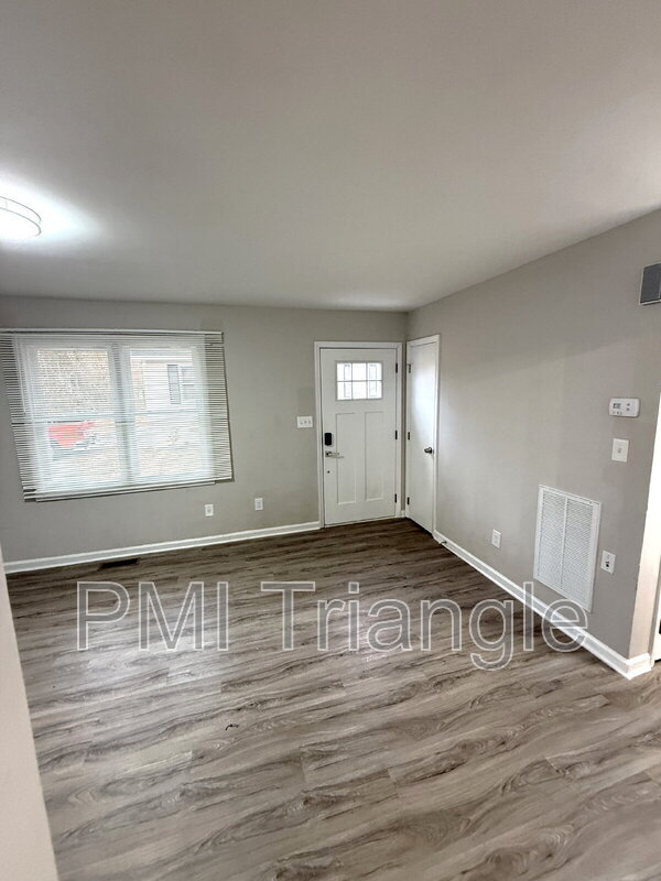Photo - 630 N Taylor St