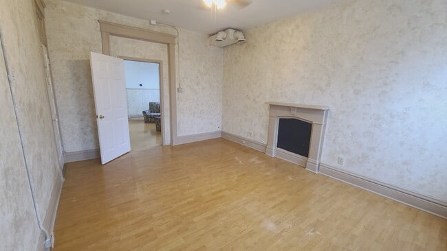 Bedroom - 2015 Bryan Ave Unit 2015 Bryan A up