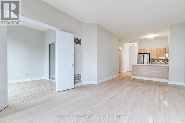 Photo - 7 King St E Unit 1117