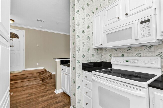 Photo - 6008 Auburndale Ave