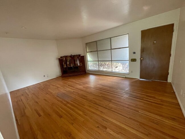 Photo - 3-Bedroom Standalone Home with Fenced Yard...