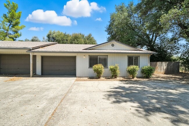 Photo - 3236 Lawrence Rd Unidad D