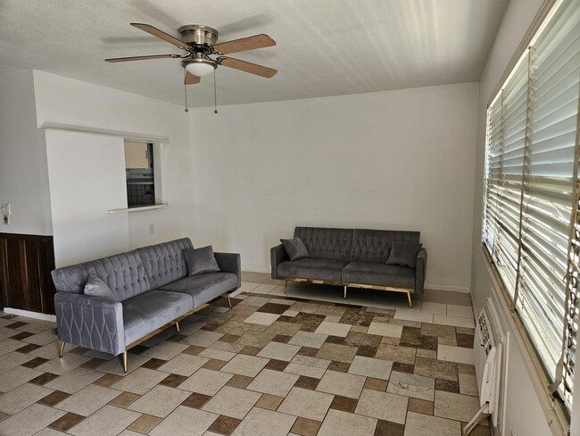 Photo - 14 Waltham E Unidad A