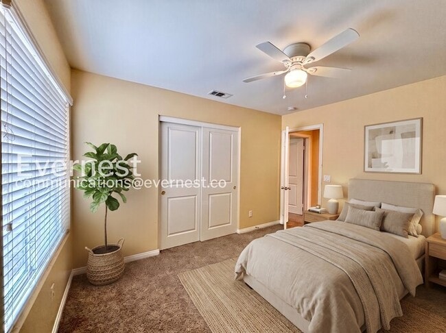 Photo - 5 Bed/3.5 Bath Home with Garage / Vouchers Accepted / Available Now!