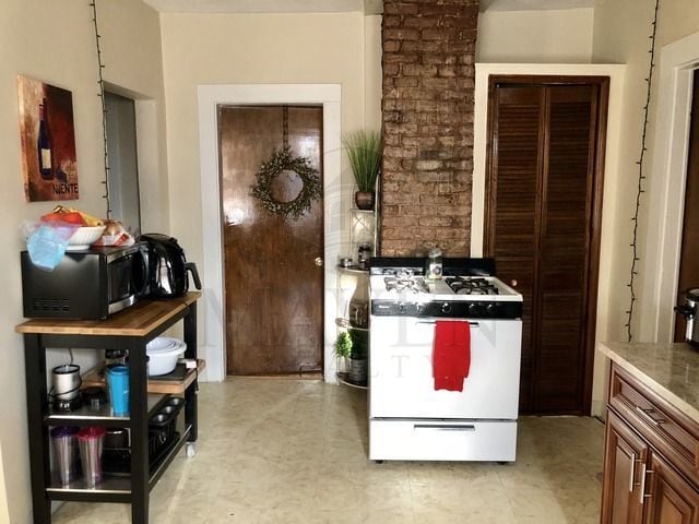 Photo - 66 Morton Ave Unidad 3