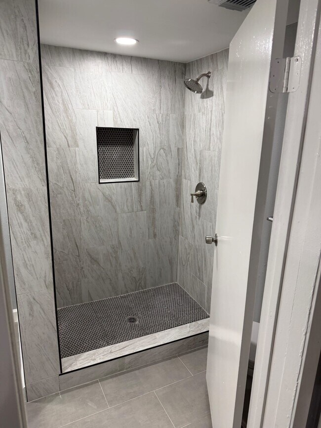 Photo - 5218 Cortelyou Ln