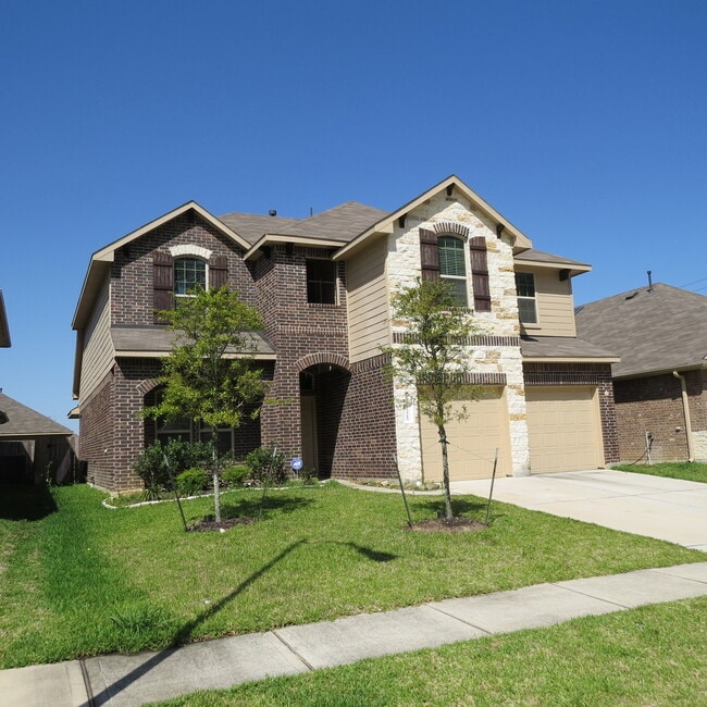 Building Photo - For Lease | 4 Bed, 3.5 Bath | 2,272 Sq Ft ... Rental