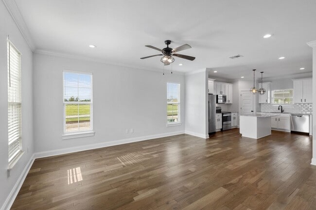 Photo - 850 W Sallier St