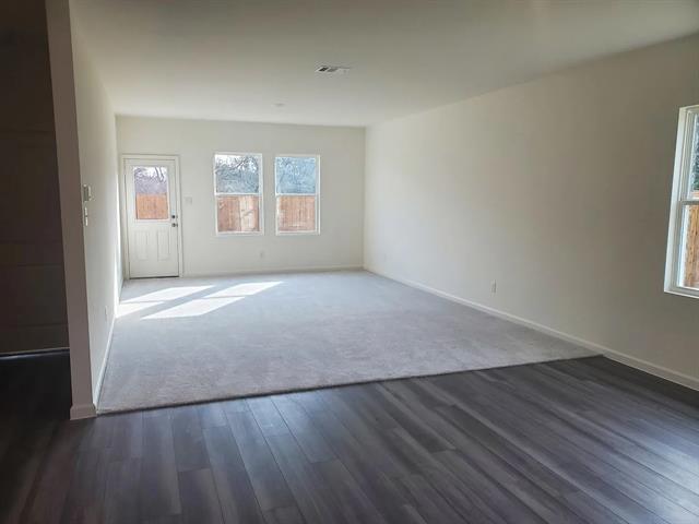 Photo - 2002 Prairie Ln