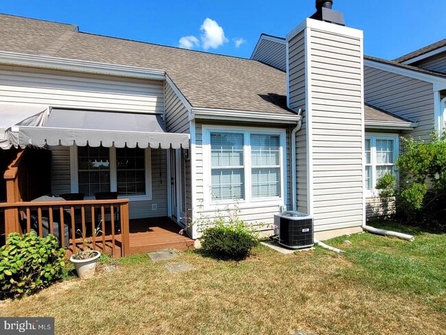 Photo - 138 Hawthorne Ct