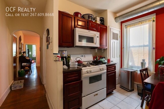 Building Photo - 4329 Osage Ave Unit 2W