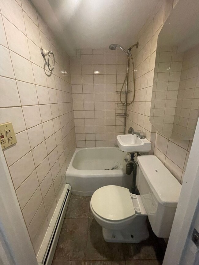 Photo - Cozy 2-Bedroom Apartment in Adams, MA Unit 3