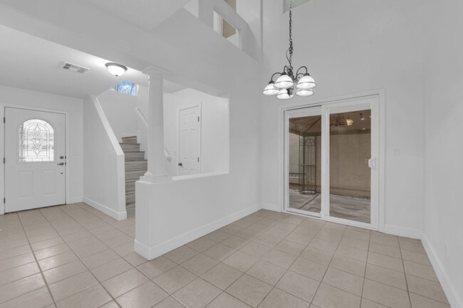 Photo - Large 3 bedroom, 2.5 bath house/ New Upgrades