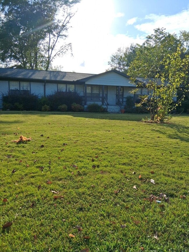 Building Photo - Center Point/Birmingham