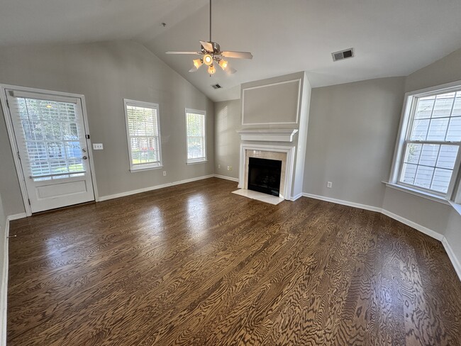 Photo - 1409 Cottage Dr NW